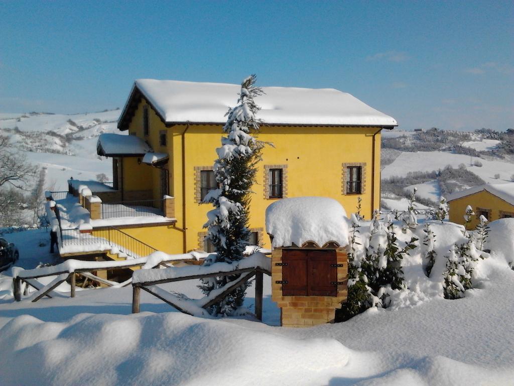 Agriturismo Tre Querce Penna San Giovanni ภายนอก รูปภาพ