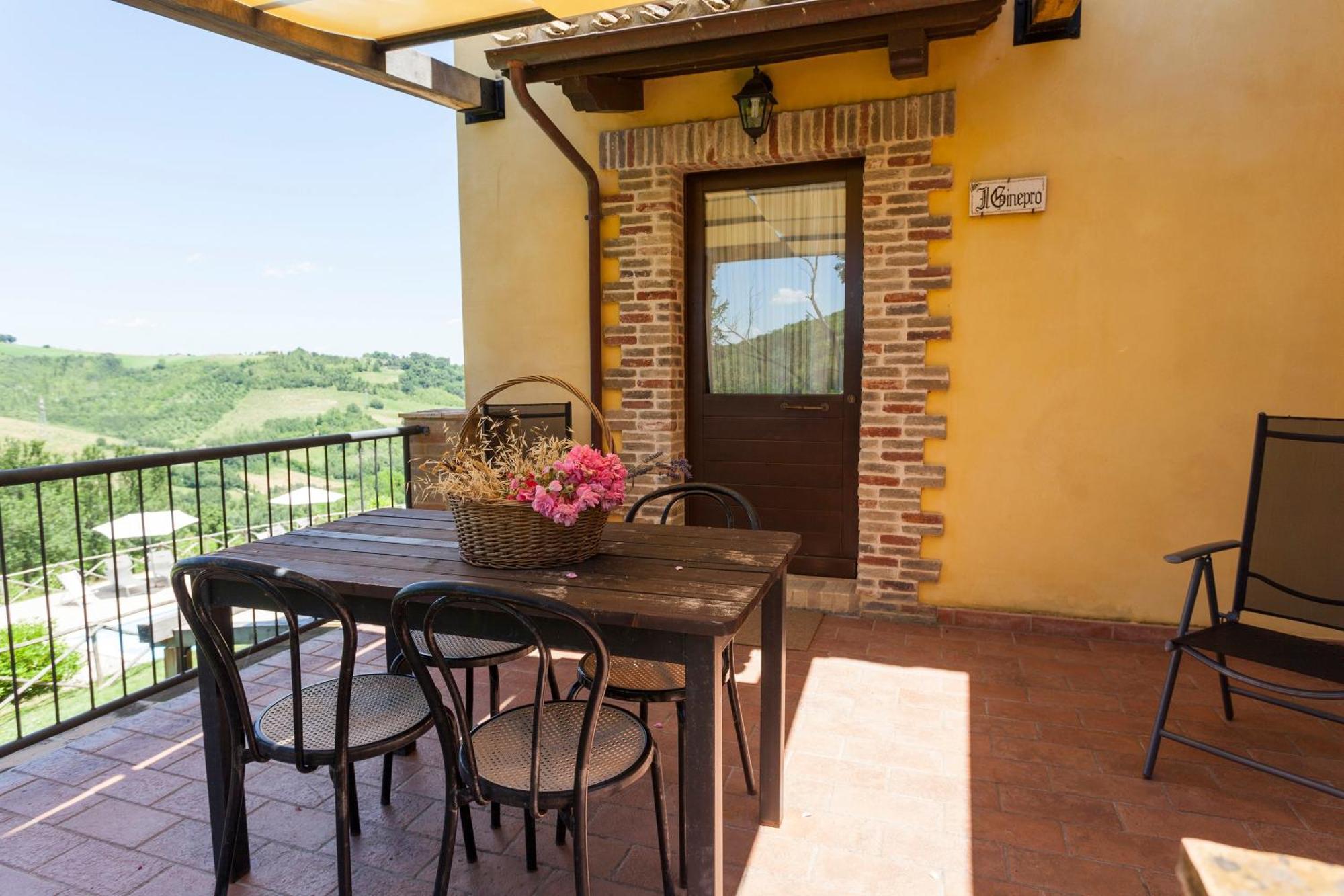 Agriturismo Tre Querce Penna San Giovanni ภายนอก รูปภาพ