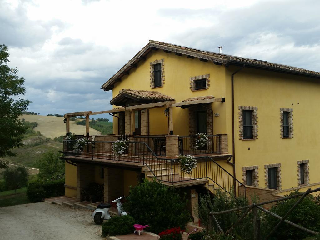 Agriturismo Tre Querce Penna San Giovanni ภายนอก รูปภาพ