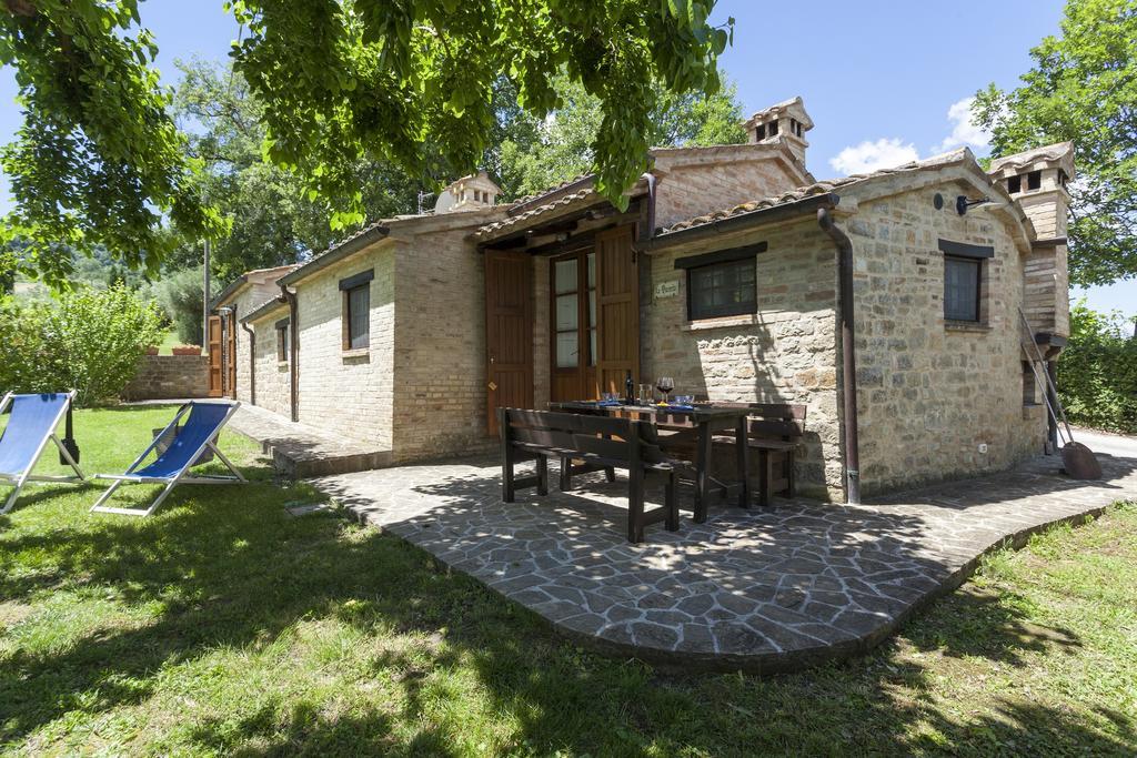 Agriturismo Tre Querce Penna San Giovanni ภายนอก รูปภาพ
